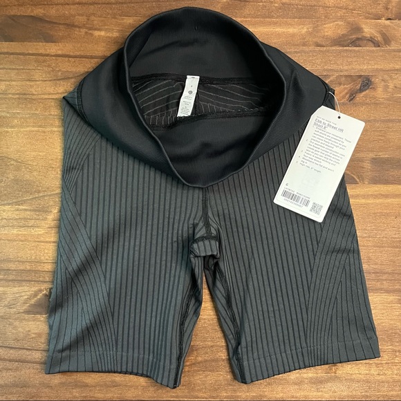 NWT Lululemon Ebb to Street High-Rise Short 8" - Picture 4 of 6